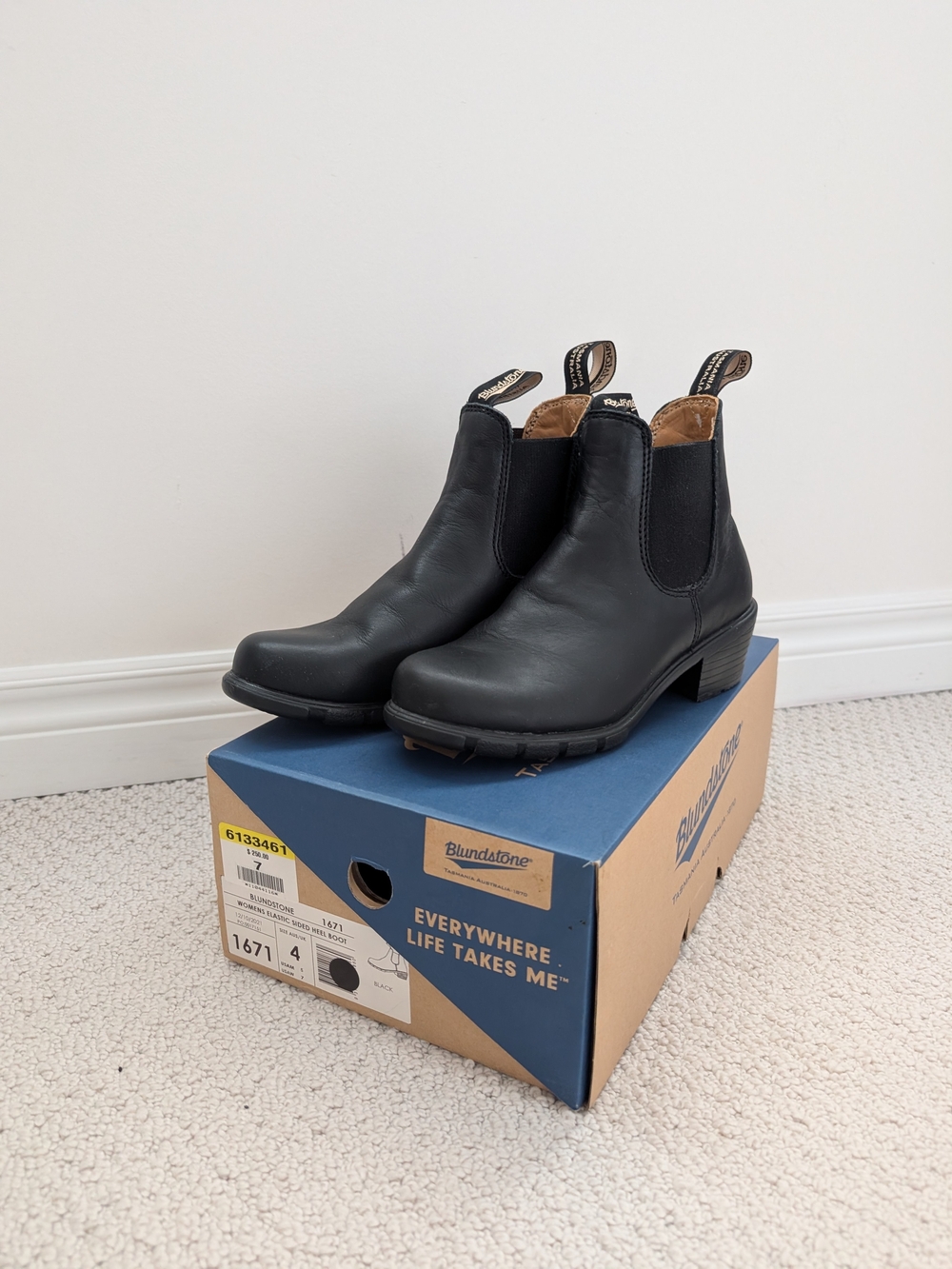 Blundstone 1671 - US 7 - Womens's Black Chelsea Boots
